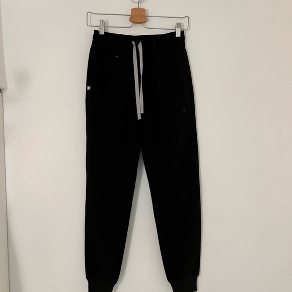 Figs Technical Collection - Picture 2 of 3